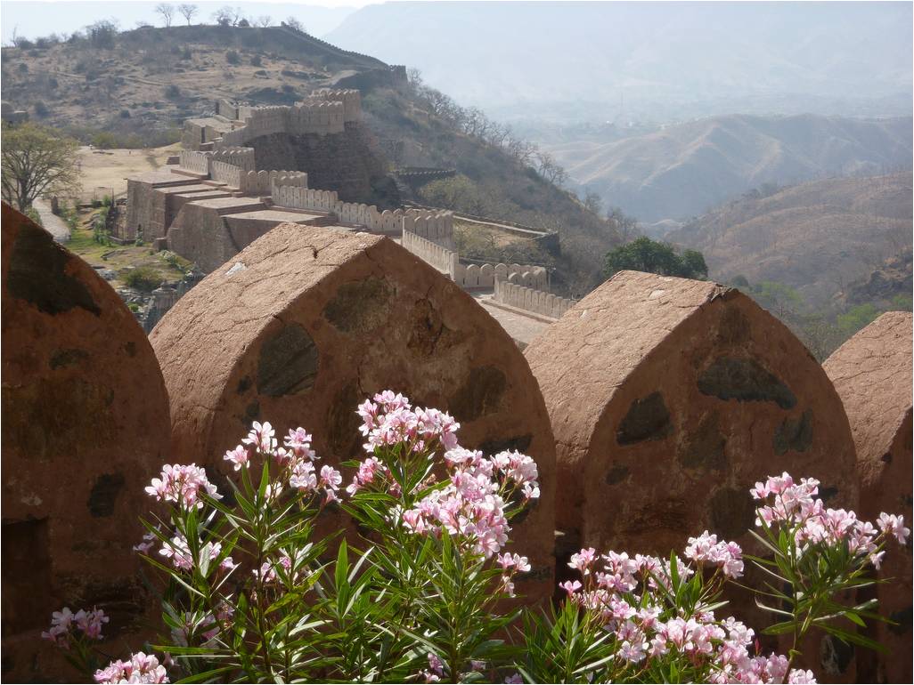 BHARAT DARSHAN, KUMBHALGARH FORT, RAJASTHAN.