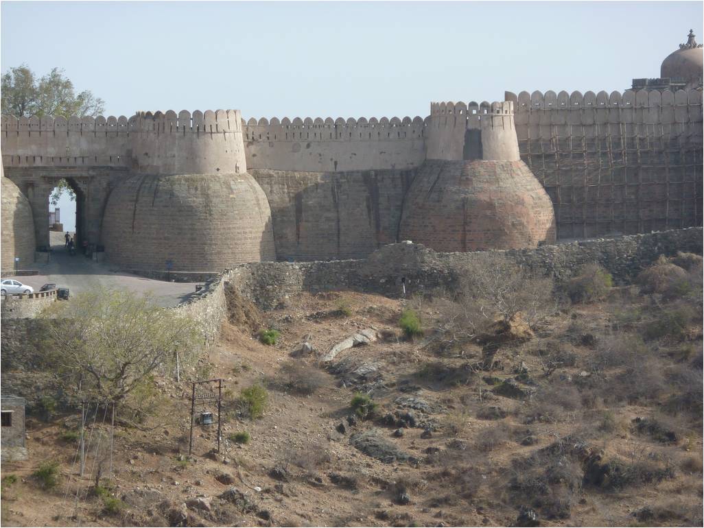 BHARAT DARSHAN - THE GREAT FORT WALL, KUMBHALGARH, RAJASTHAN.