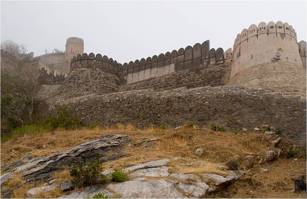 BHARAT DARSHAN - GREAT FORT WALL, KUMBHALGARH, RAJASTHAN.