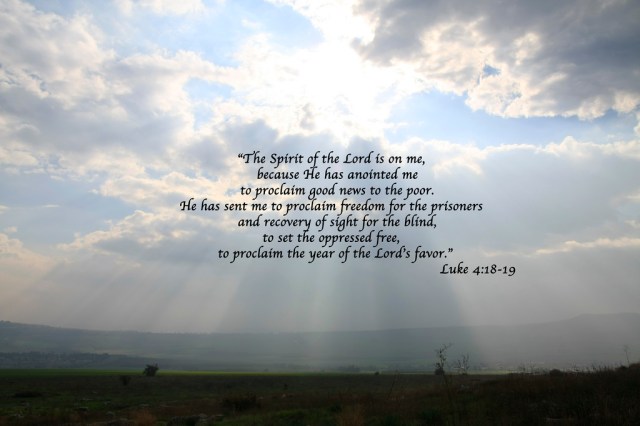 KIM KARDASHIAN - RAISE HANDS - PRAISE THE LORD.