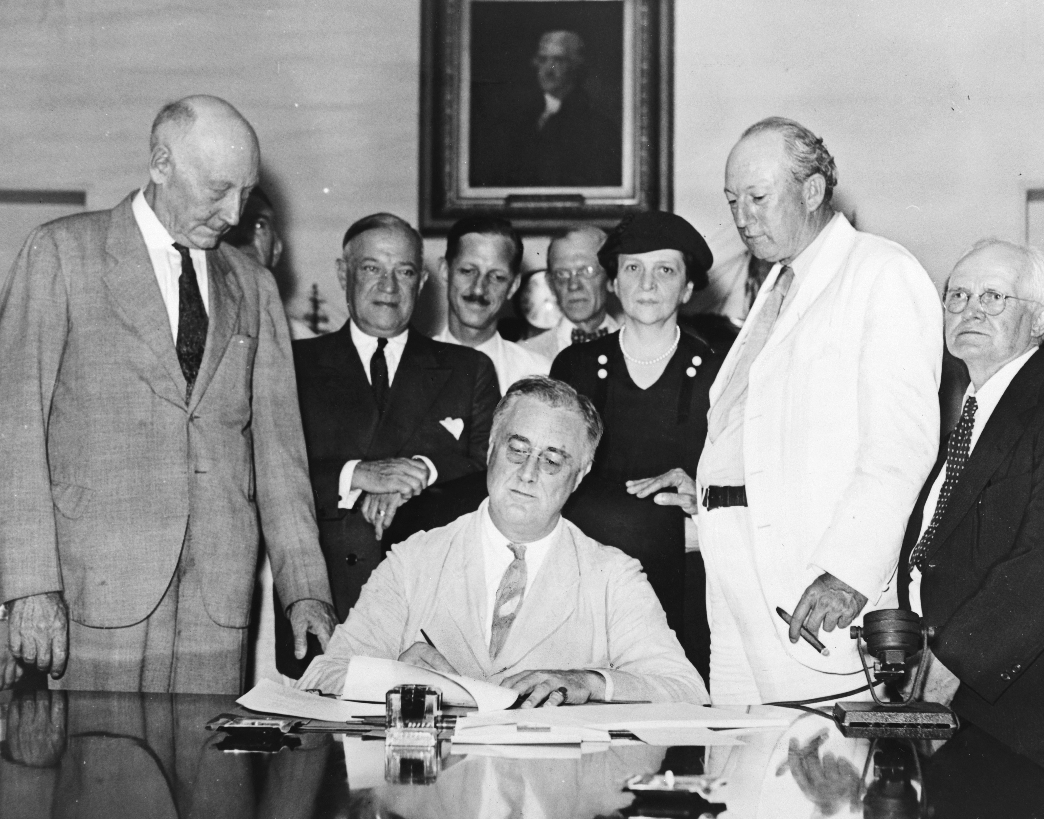 Roosevelt signs Social Security Bill